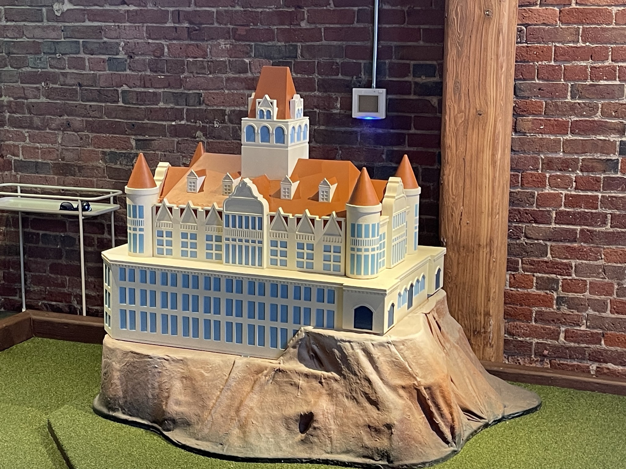 Cliff House 2 Model